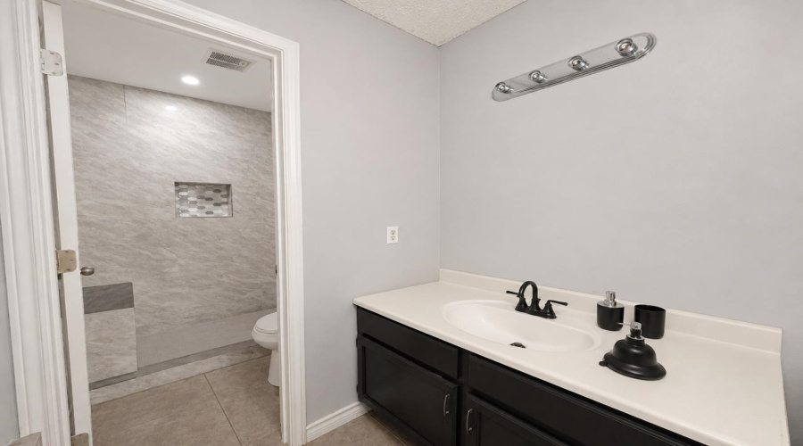 4704 Mims Ave, LAREDO, Texas 78041, 3 Bedrooms Bedrooms, 6 Rooms Rooms,2 BathroomsBathrooms,Residential,For Sale,4704 Mims Ave,20262765
