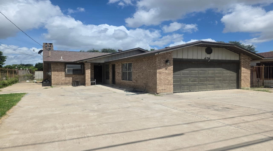 4704 Mims Ave, LAREDO, Texas 78041, 3 Bedrooms Bedrooms, 6 Rooms Rooms,2 BathroomsBathrooms,Residential,For Sale,4704 Mims Ave,20262765