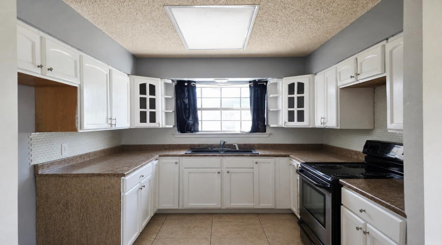 4704 Mims Ave, LAREDO, Texas 78041, 3 Bedrooms Bedrooms, 6 Rooms Rooms,2 BathroomsBathrooms,Residential,For Sale,4704 Mims Ave,20262765