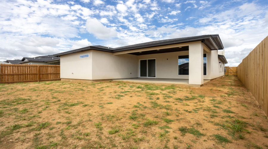 9910 Caddo Loop, Laredo, Texas 78045, 4 Bedrooms Bedrooms, 5 Rooms Rooms,2 BathroomsBathrooms,Residential,For Rent,9910 Caddo Loop,20262766