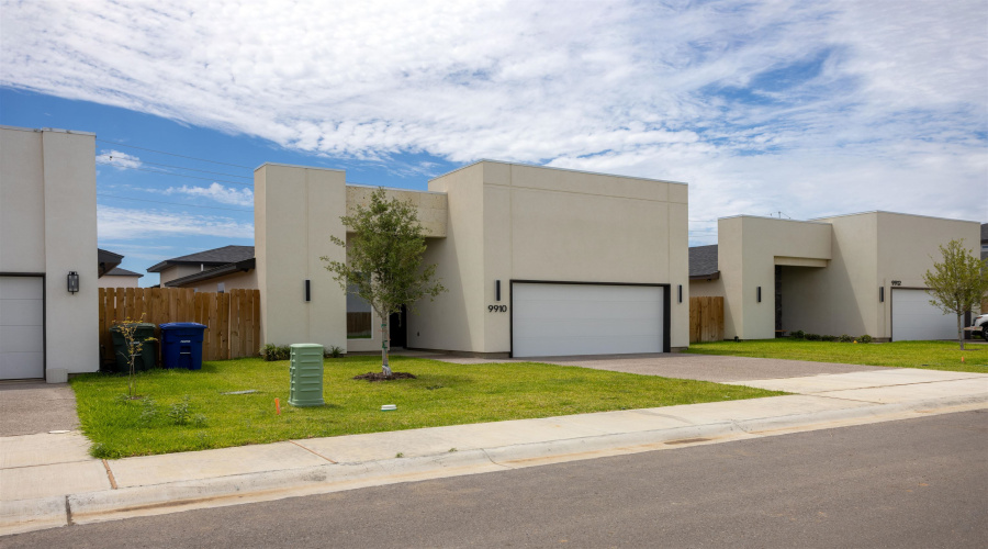 9910 Caddo Loop, Laredo, Texas 78045, 4 Bedrooms Bedrooms, 5 Rooms Rooms,2 BathroomsBathrooms,Residential,For Rent,9910 Caddo Loop,20262766