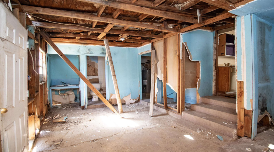 515 E Kearney St, Laredo, Texas 78040, 2 Bedrooms Bedrooms, 6 Rooms Rooms,2 BathroomsBathrooms,Residential,For Sale,515 E Kearney St,20262770