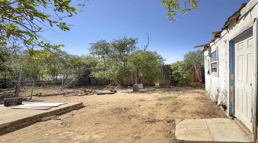 515 E Kearney St, Laredo, Texas 78040, 2 Bedrooms Bedrooms, 6 Rooms Rooms,2 BathroomsBathrooms,Residential,For Sale,515 E Kearney St,20262770
