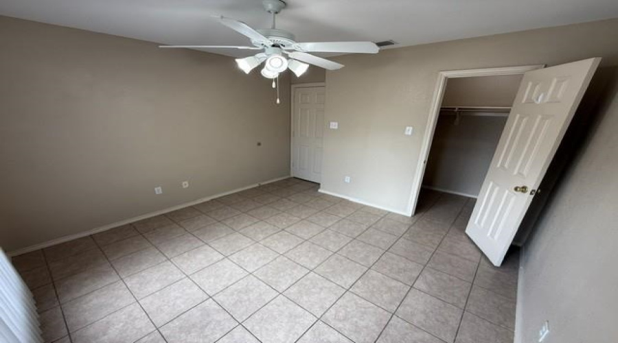 3113 Silhouette Dr, Laredo, Texas 78045, 3 Bedrooms Bedrooms, 6 Rooms Rooms,2 BathroomsBathrooms,Residential,For Rent,3113 Silhouette Dr,20262771