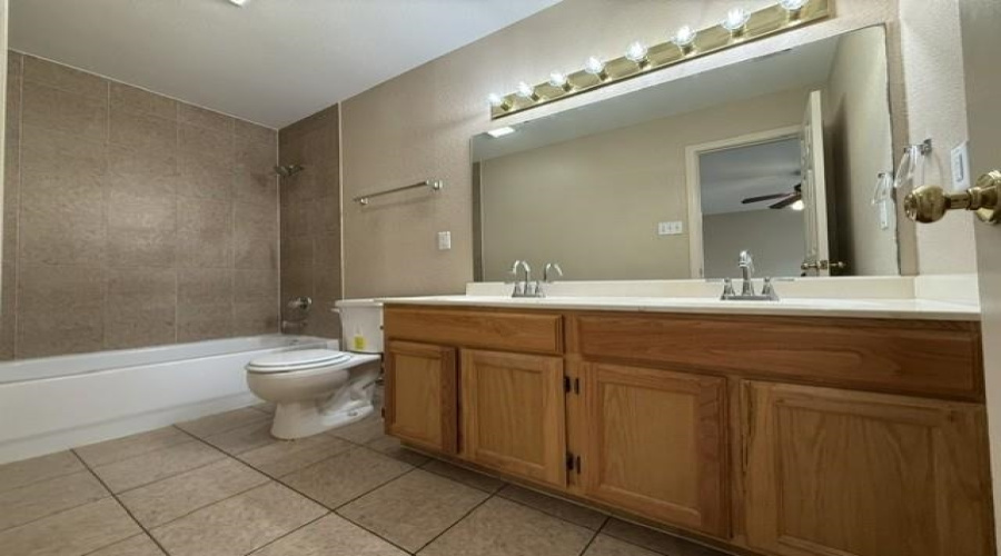 3113 Silhouette Dr, Laredo, Texas 78045, 3 Bedrooms Bedrooms, 6 Rooms Rooms,2 BathroomsBathrooms,Residential,For Rent,3113 Silhouette Dr,20262771