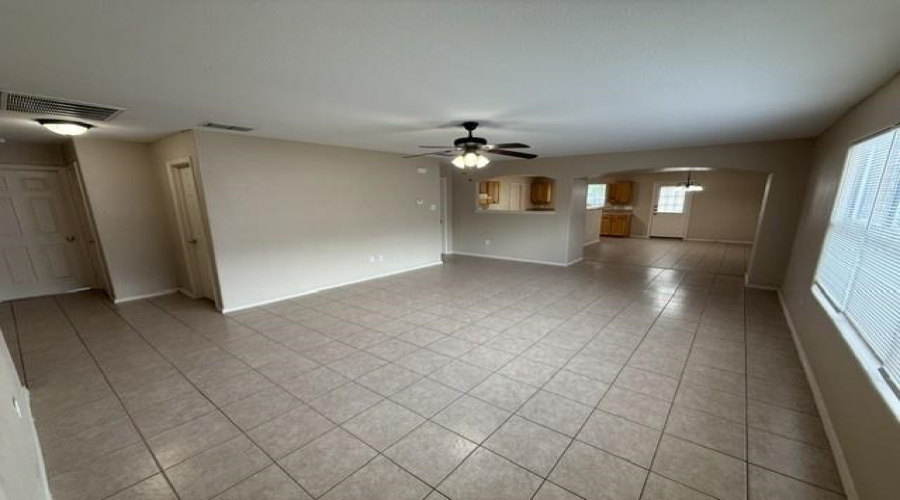3113 Silhouette Dr, Laredo, Texas 78045, 3 Bedrooms Bedrooms, 6 Rooms Rooms,2 BathroomsBathrooms,Residential,For Rent,3113 Silhouette Dr,20262771