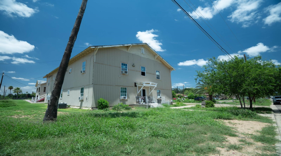 2002 Aldama St, Laredo, Texas 78043-0000, ,Multi-family,For Sale,2002 Aldama St,20262777