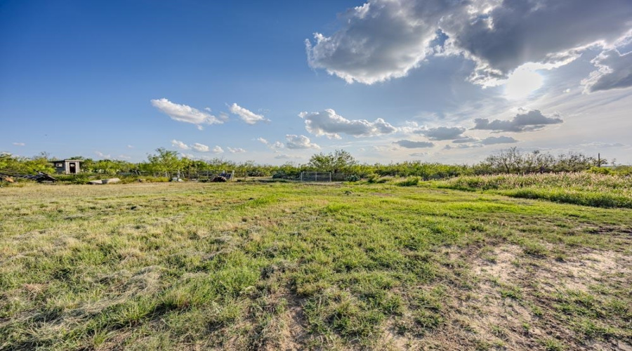 122 Pearson Moss Ln, Laredo, Texas 78045, ,Land,For Sale,122 Pearson Moss Ln,20262774