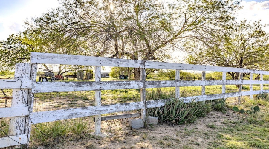 122 Pearson Moss Ln, Laredo, Texas 78045, ,Land,For Sale,122 Pearson Moss Ln,20262774