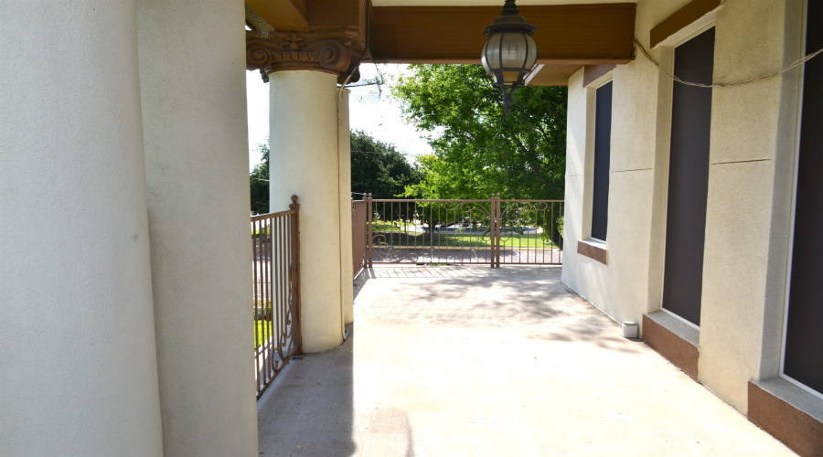 1219 Market St, LAREDO, Texas 78040, 3 Bedrooms Bedrooms, 8 Rooms Rooms,3 BathroomsBathrooms,Residential,For Sale,1219 Market St,20262773