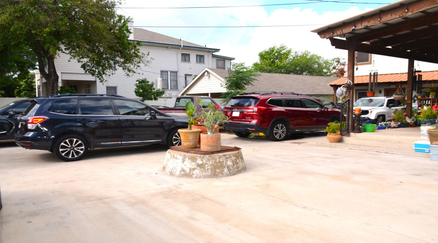 1219 Market St, LAREDO, Texas 78040, 3 Bedrooms Bedrooms, 8 Rooms Rooms,3 BathroomsBathrooms,Residential,For Sale,1219 Market St,20262773