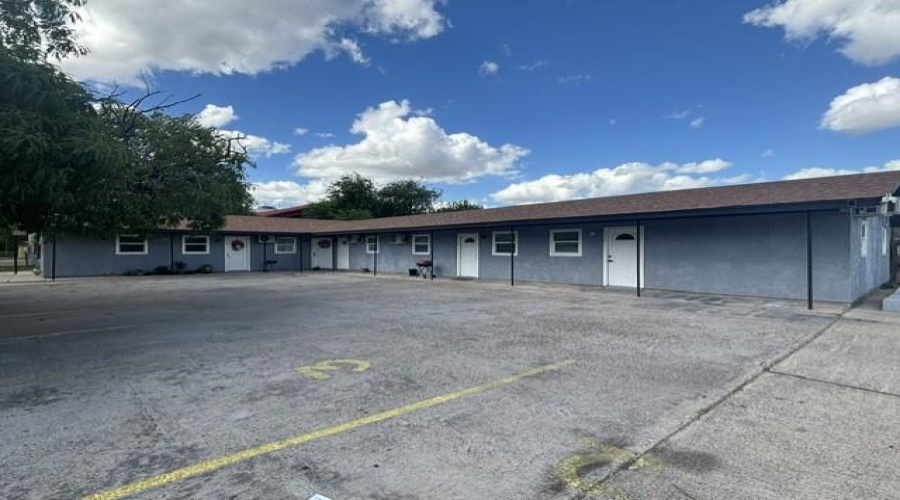 1920 Madison St, LAREDO, Texas 78040, 2 Bedrooms Bedrooms, 4 Rooms Rooms,1 BathroomBathrooms,Residential,For Rent,1920 Madison St,20262776