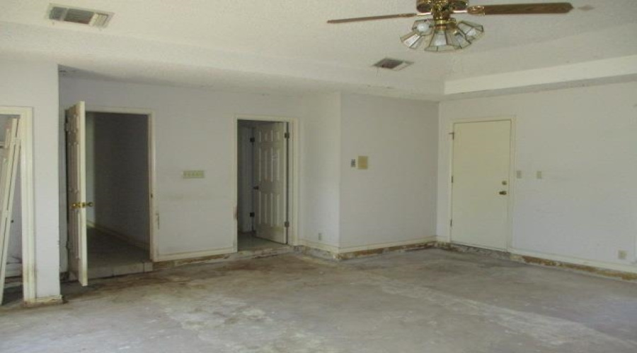 808 Plymouth Lane, Laredo, Texas 78041, 7 Bedrooms Bedrooms, 17 Rooms Rooms,5 BathroomsBathrooms,Residential,For Sale,808 Plymouth Lane,20262779