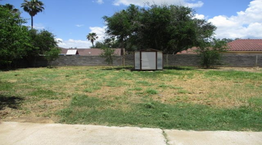 808 Plymouth Lane, Laredo, Texas 78041, 7 Bedrooms Bedrooms, 17 Rooms Rooms,5 BathroomsBathrooms,Residential,For Sale,808 Plymouth Lane,20262779