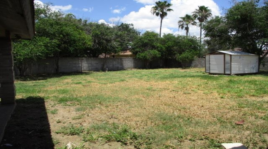 808 Plymouth Lane, Laredo, Texas 78041, 7 Bedrooms Bedrooms, 17 Rooms Rooms,5 BathroomsBathrooms,Residential,For Sale,808 Plymouth Lane,20262779