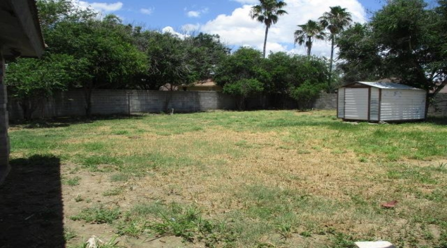 808 Plymouth Lane, Laredo, Texas 78041, 7 Bedrooms Bedrooms, 17 Rooms Rooms,5 BathroomsBathrooms,Residential,For Sale,808 Plymouth Lane,20262779