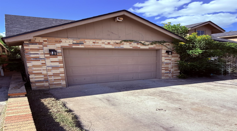 1608 Mier St, LAREDO, Texas 78043, 3 Bedrooms Bedrooms, 7 Rooms Rooms,3 BathroomsBathrooms,Residential,For Rent,1608 Mier St,20262780