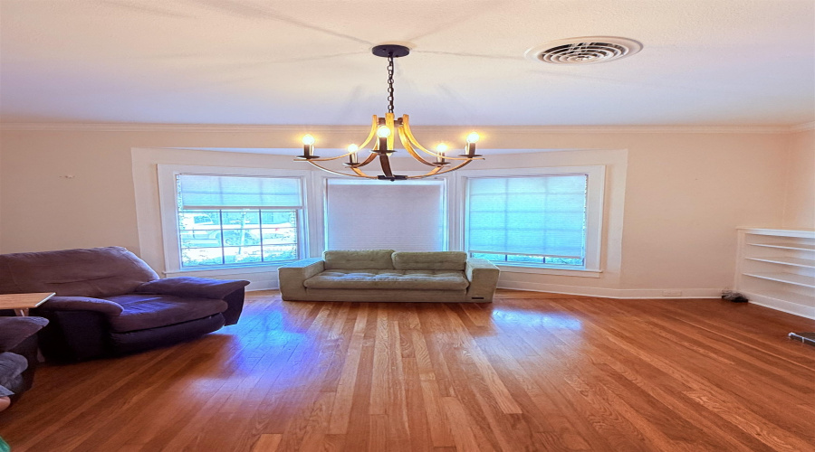 1608 Mier St, LAREDO, Texas 78043, 3 Bedrooms Bedrooms, 7 Rooms Rooms,3 BathroomsBathrooms,Residential,For Rent,1608 Mier St,20262780