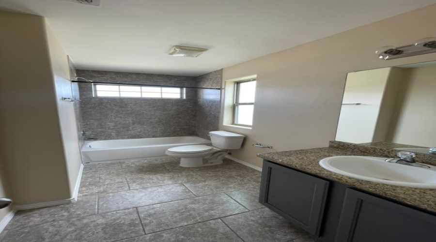 9987 Inmaculada Ln, Laredo, Texas 78045, 3 Bedrooms Bedrooms, 4 Rooms Rooms,2 BathroomsBathrooms,Residential,For Rent,9987 Inmaculada Ln,20262781