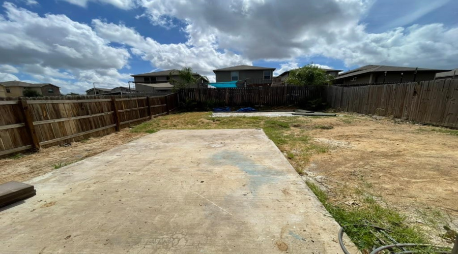 9987 Inmaculada Ln, Laredo, Texas 78045, 3 Bedrooms Bedrooms, 4 Rooms Rooms,2 BathroomsBathrooms,Residential,For Rent,9987 Inmaculada Ln,20262781