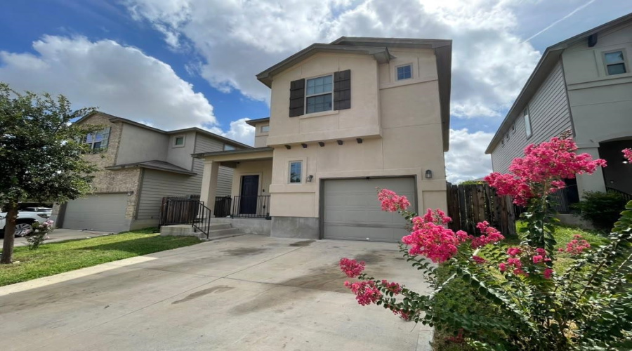 9987 Inmaculada Ln, Laredo, Texas 78045, 3 Bedrooms Bedrooms, 4 Rooms Rooms,2 BathroomsBathrooms,Residential,For Rent,9987 Inmaculada Ln,20262781