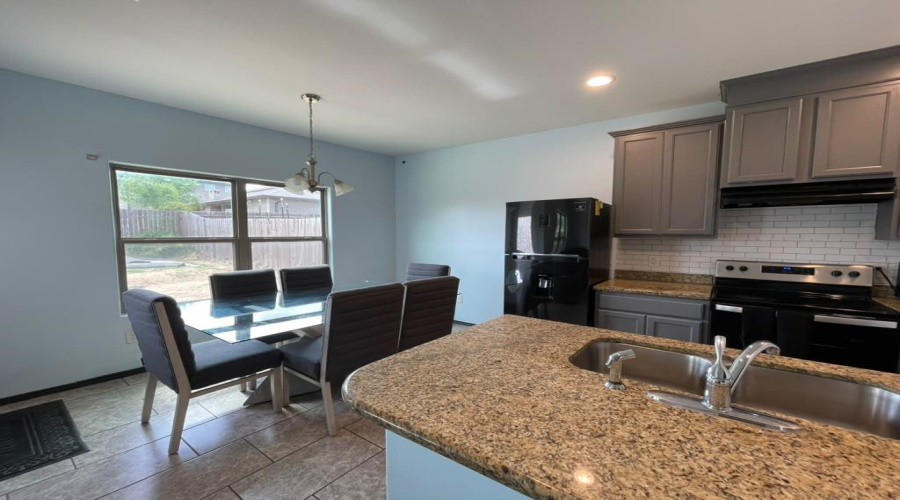 9987 Inmaculada Ln, Laredo, Texas 78045, 3 Bedrooms Bedrooms, 4 Rooms Rooms,2 BathroomsBathrooms,Residential,For Rent,9987 Inmaculada Ln,20262781