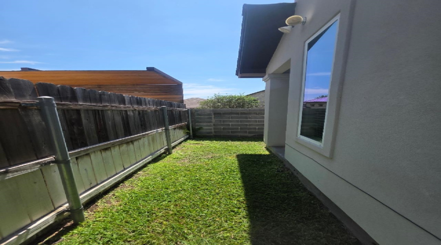 7914 Elka Lp, LAREDO, Texas 78045, 3 Bedrooms Bedrooms, 5 Rooms Rooms,2 BathroomsBathrooms,Residential,For Sale,7914 Elka Lp,20262783
