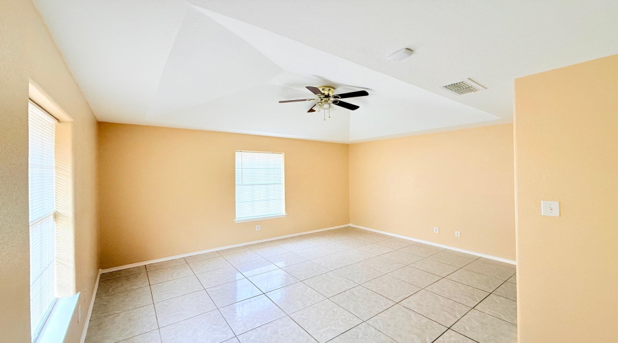 135 Murcia Dr, Laredo, Texas 78046, 3 Bedrooms Bedrooms, 6 Rooms Rooms,2 BathroomsBathrooms,Residential,For Sale,135 Murcia Dr,20262784