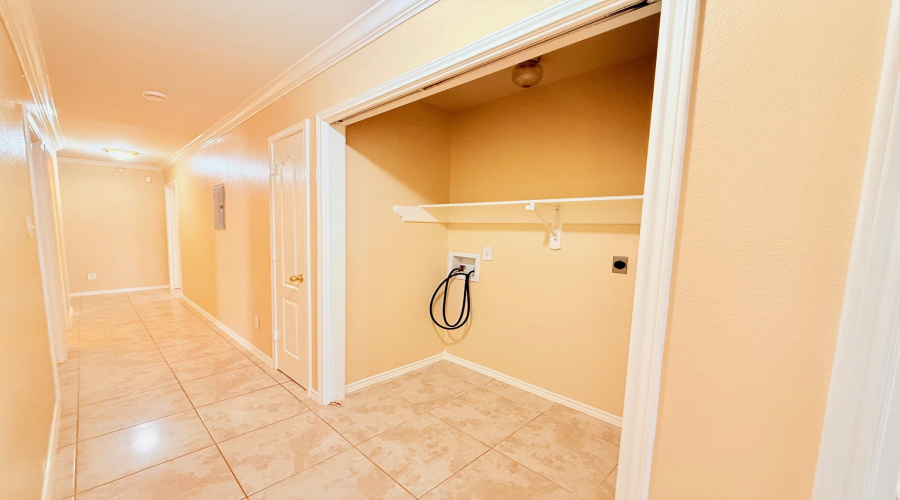 135 Murcia Dr, Laredo, Texas 78046, 3 Bedrooms Bedrooms, 6 Rooms Rooms,2 BathroomsBathrooms,Residential,For Sale,135 Murcia Dr,20262784