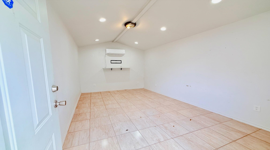 135 Murcia Dr, Laredo, Texas 78046, 3 Bedrooms Bedrooms, 6 Rooms Rooms,2 BathroomsBathrooms,Residential,For Sale,135 Murcia Dr,20262784