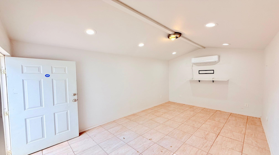 135 Murcia Dr, Laredo, Texas 78046, 3 Bedrooms Bedrooms, 6 Rooms Rooms,2 BathroomsBathrooms,Residential,For Sale,135 Murcia Dr,20262784