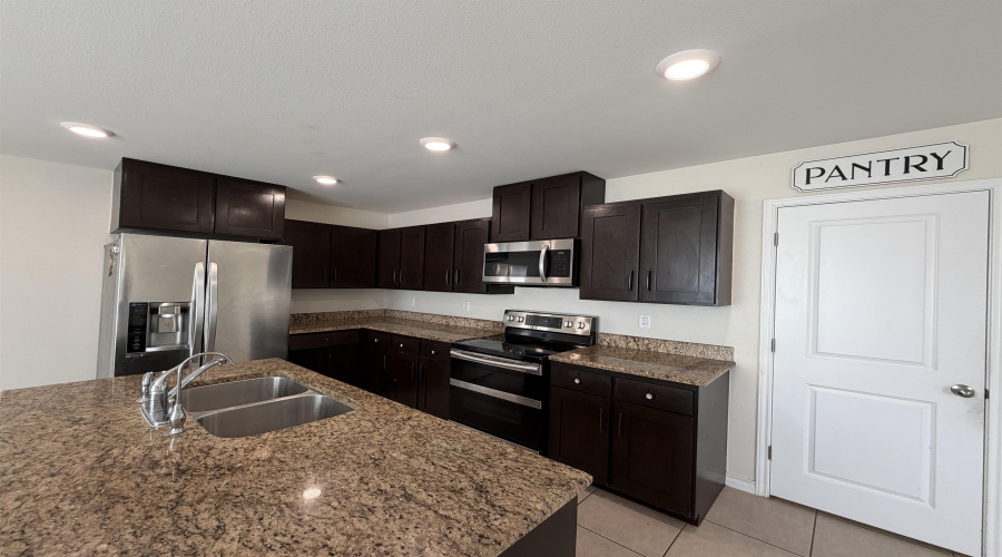5414 Rincon Dr., Laredo, Texas 78046, 4 Bedrooms Bedrooms, 6 Rooms Rooms,2 BathroomsBathrooms,Residential,For Sale,5414 Rincon Dr.,20262785