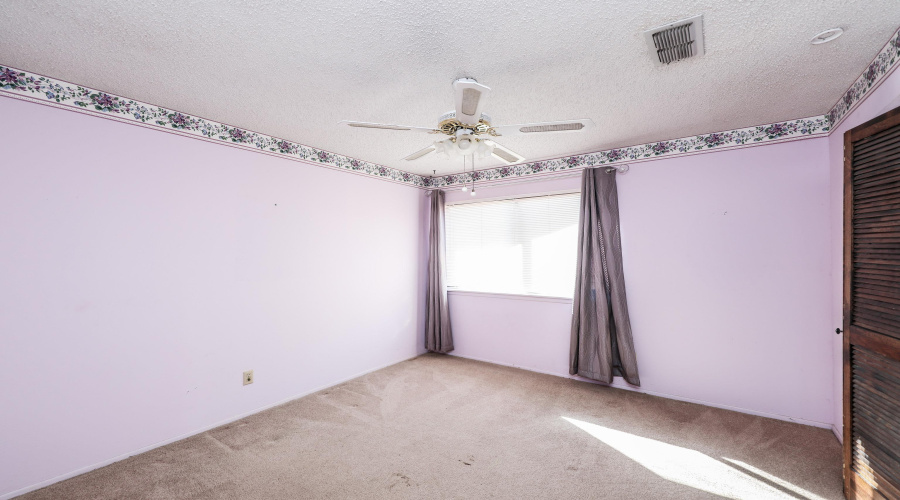 203 S Fenwick Dr, LAREDO, Texas 78041, 5 Bedrooms Bedrooms, 8 Rooms Rooms,3 BathroomsBathrooms,Residential,For Sale,203 S Fenwick Dr,20262795