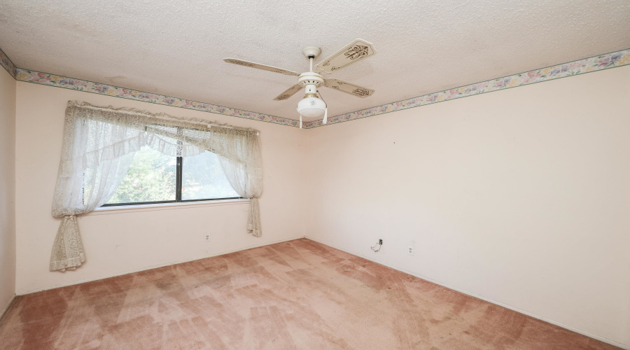 203 S Fenwick Dr, LAREDO, Texas 78041, 5 Bedrooms Bedrooms, 8 Rooms Rooms,3 BathroomsBathrooms,Residential,For Sale,203 S Fenwick Dr,20262795