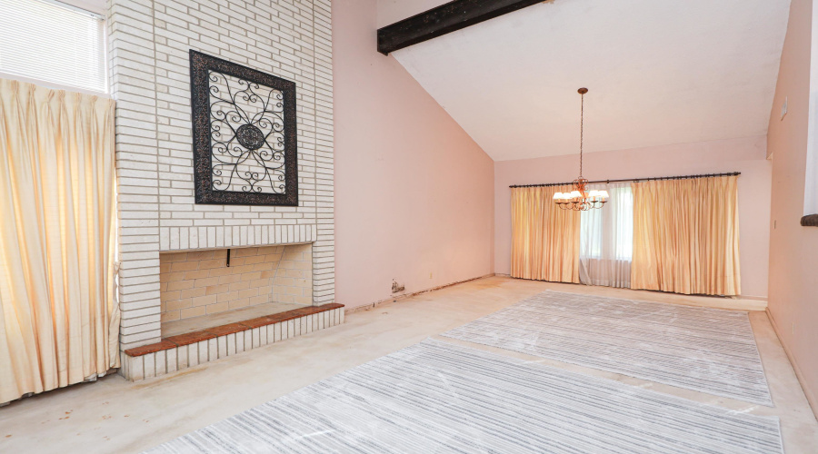203 S Fenwick Dr, LAREDO, Texas 78041, 5 Bedrooms Bedrooms, 8 Rooms Rooms,3 BathroomsBathrooms,Residential,For Sale,203 S Fenwick Dr,20262795