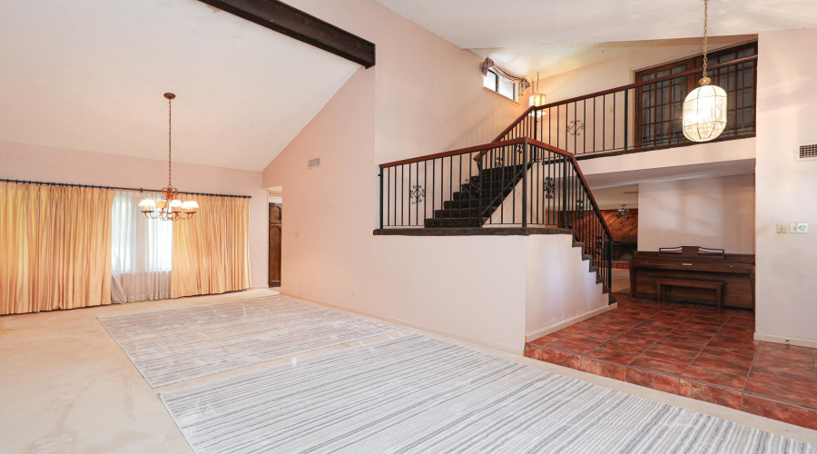 203 S Fenwick Dr, LAREDO, Texas 78041, 5 Bedrooms Bedrooms, 8 Rooms Rooms,3 BathroomsBathrooms,Residential,For Sale,203 S Fenwick Dr,20262795