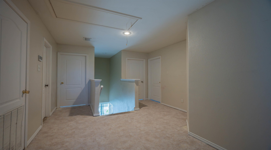 402 Campanario Ln, Laredo, Texas 78046, 6 Bedrooms Bedrooms, 10 Rooms Rooms,2 BathroomsBathrooms,Residential,For Sale,402 Campanario Ln,20262796