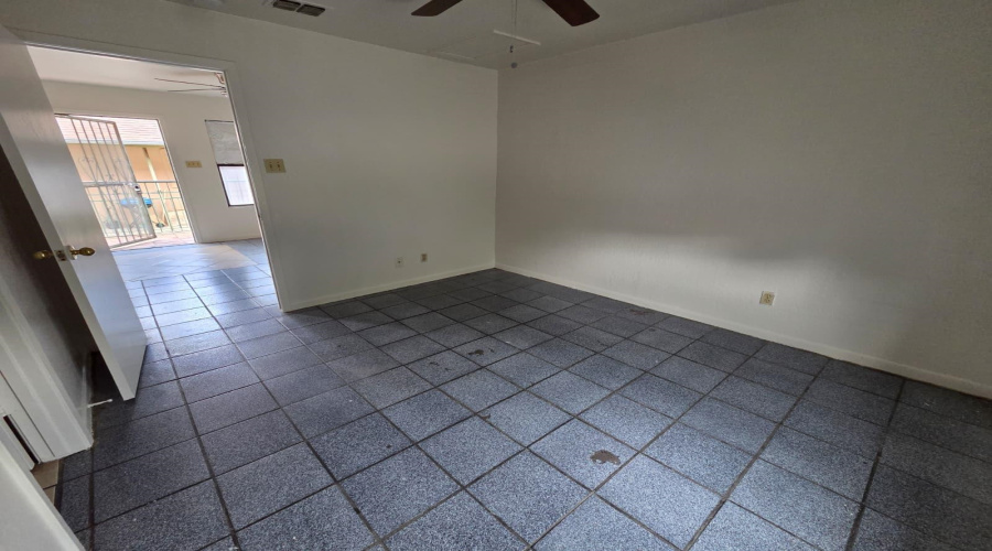 2704 Kearney St, Laredo, Texas 78043, 1 Bedroom Bedrooms, 3 Rooms Rooms,1 BathroomBathrooms,Residential,For Rent,2704 Kearney St,20262797