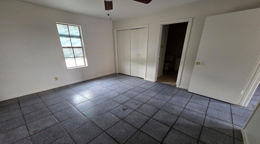 2704 Kearney St, Laredo, Texas 78043, 1 Bedroom Bedrooms, 3 Rooms Rooms,1 BathroomBathrooms,Residential,For Rent,2704 Kearney St,20262797