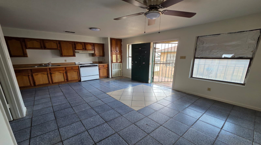 2704 Kearney St, Laredo, Texas 78043, 1 Bedroom Bedrooms, 3 Rooms Rooms,1 BathroomBathrooms,Residential,For Rent,2704 Kearney St,20262797