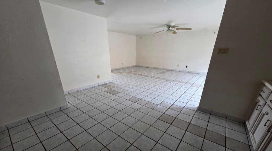 2704 Kearney St, Laredo, Texas 78043, 2 Bedrooms Bedrooms, 4 Rooms Rooms,1 BathroomBathrooms,Residential,For Sale,2704 Kearney St,20262798