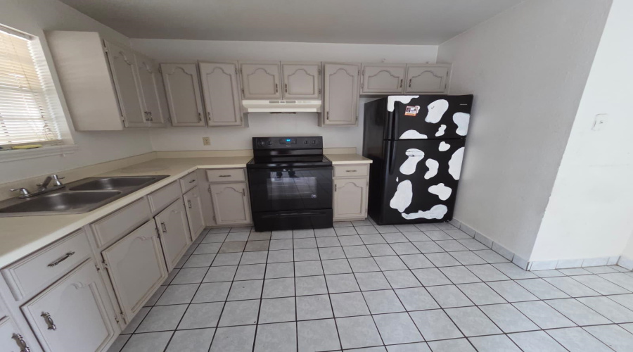 2704 Kearney St, Laredo, Texas 78043, 2 Bedrooms Bedrooms, 4 Rooms Rooms,1 BathroomBathrooms,Residential,For Sale,2704 Kearney St,20262798