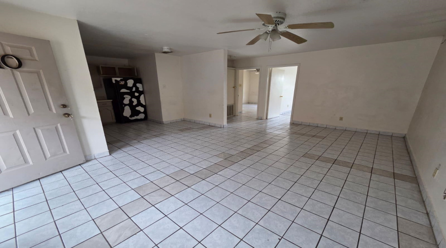 2704 Kearney St, Laredo, Texas 78043, 2 Bedrooms Bedrooms, 4 Rooms Rooms,1 BathroomBathrooms,Residential,For Sale,2704 Kearney St,20262798