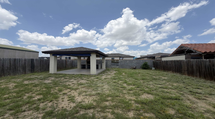 2906 Coventry Dr., Laredo, Texas 78046, 3 Bedrooms Bedrooms, 5 Rooms Rooms,2 BathroomsBathrooms,Residential,For Sale,2906 Coventry Dr.,20262799