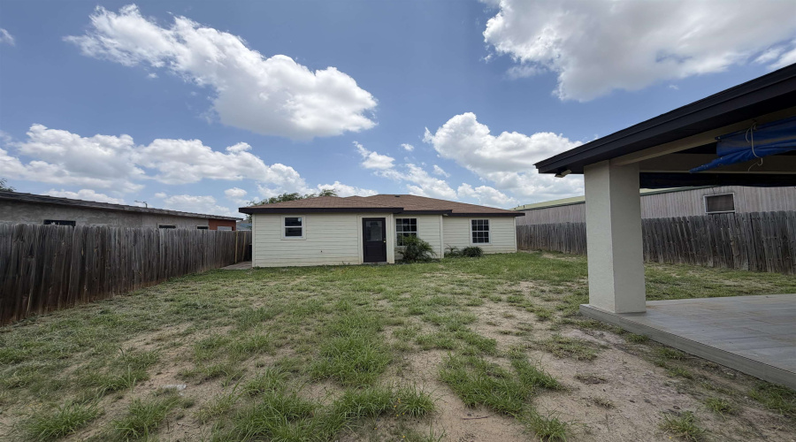 2906 Coventry Dr., Laredo, Texas 78046, 3 Bedrooms Bedrooms, 5 Rooms Rooms,2 BathroomsBathrooms,Residential,For Sale,2906 Coventry Dr.,20262799