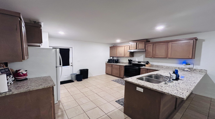 2201 Mango Rd., laredo, Texas 78046, 3 Bedrooms Bedrooms, 5 Rooms Rooms,2 BathroomsBathrooms,Residential,For Sale,2201 Mango Rd.,20262800