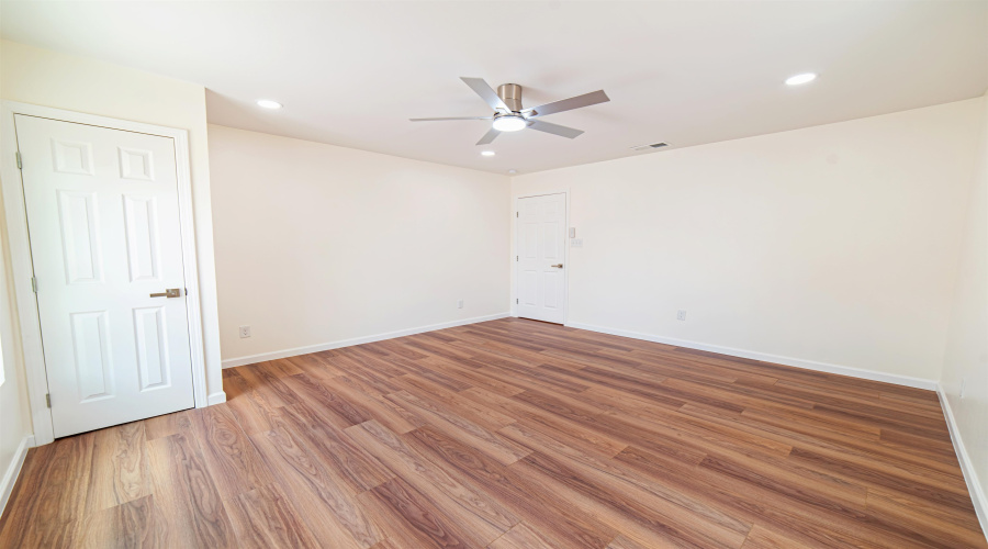 2218 Burnside St, Laredo, Texas 78040, ,Multi-family,For Sale,2218 Burnside St,20262809