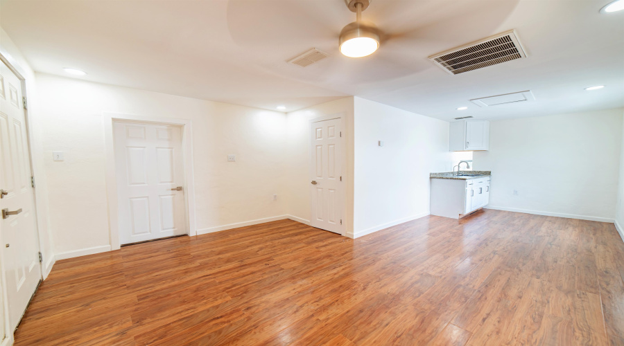 2218 Burnside St, Laredo, Texas 78040, ,Multi-family,For Sale,2218 Burnside St,20262809