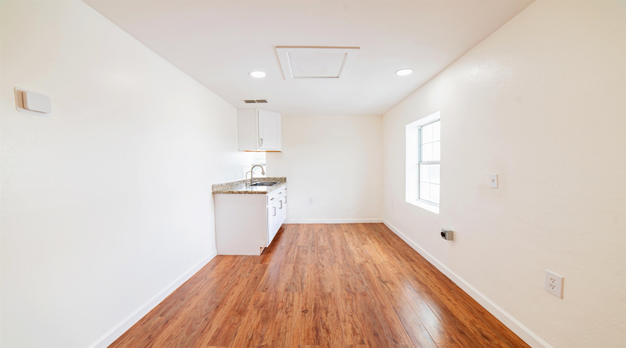 2218 Burnside St, Laredo, Texas 78040, ,Multi-family,For Sale,2218 Burnside St,20262809