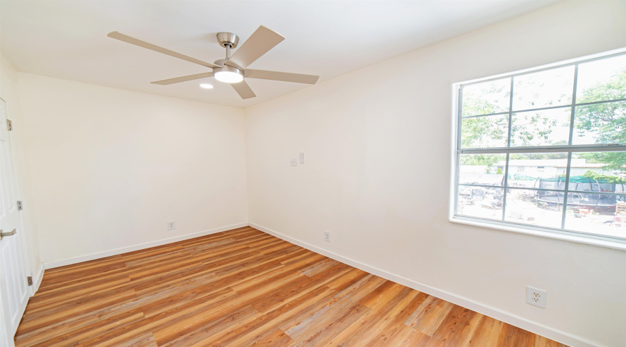 2218 Burnside St, Laredo, Texas 78040, ,Multi-family,For Sale,2218 Burnside St,20262809